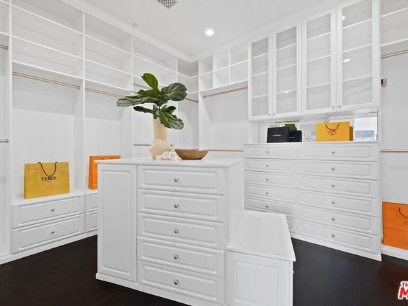 1143 Linda Flora Drive, Los Angeles CA 90049
