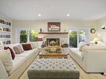 6435 Zumirez Drive