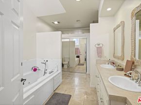 6435 Zumirez Drive 11, Malibu CA 90265