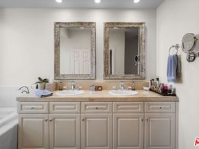 6435 Zumirez Drive 11, Malibu CA 90265
