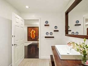 6435 Zumirez Drive 11, Malibu CA 90265