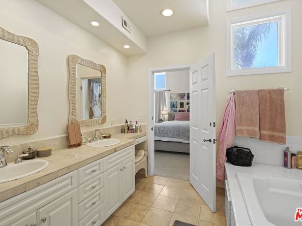 6435 Zumirez Drive 11, Malibu CA 90265