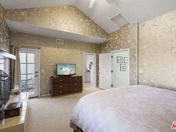 6435 Zumirez Drive 11, Malibu CA 90265