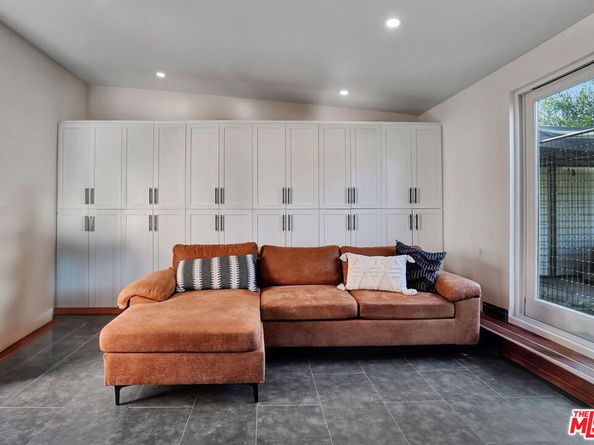 3867 3rd Avenue, Los Angeles CA 90008