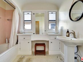 3867 3rd Avenue, Los Angeles CA 90008