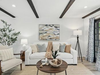 8680 Villa La Jolla Dr