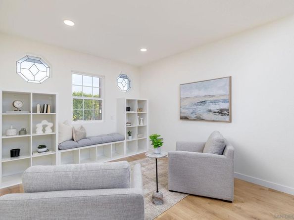 1674 Evergreen Street, San Diego CA 92106
