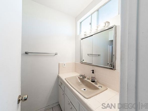 1716 Watson Way, Vista CA 92083