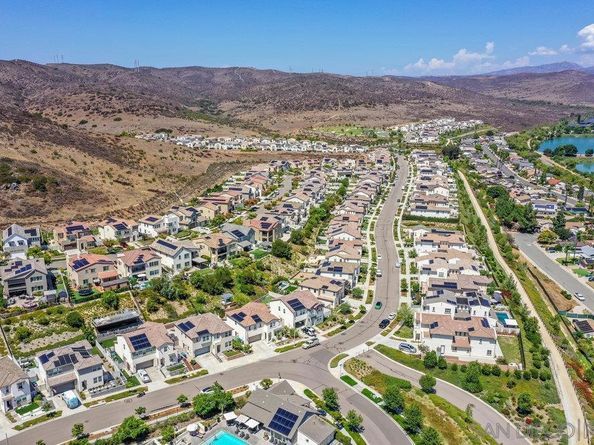 8894 Trailridge Ave, Santee CA 92071