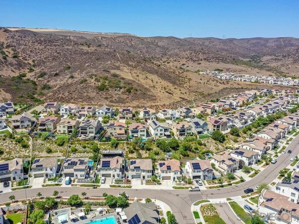 8894 Trailridge Ave, Santee CA 92071