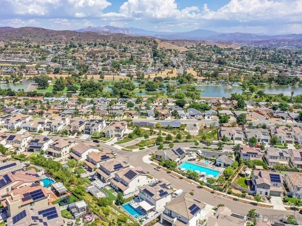 8894 Trailridge Ave, Santee CA 92071