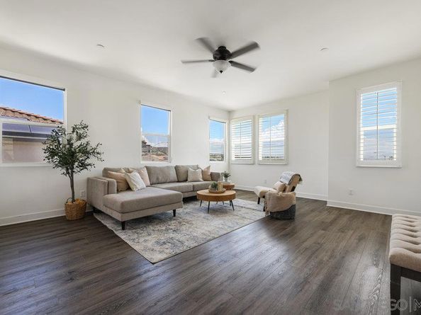 8894 Trailridge Ave, Santee CA 92071