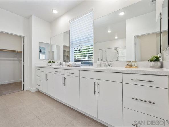 8894 Trailridge Ave, Santee CA 92071