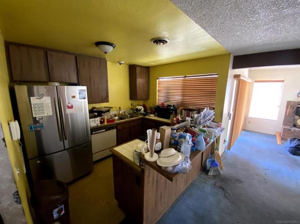 6035 Harps Ct, San Diego CA 92114