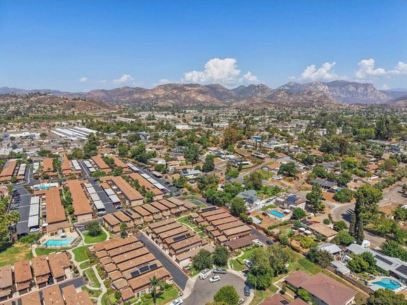 9607 Kumquat Dr, Lakeside CA 92040