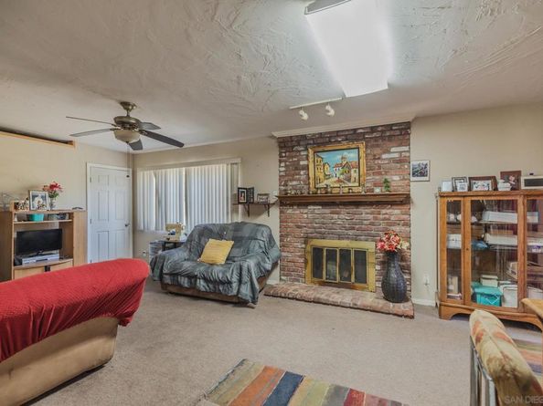 682 Valley Village Dr, El Cajon CA 92021