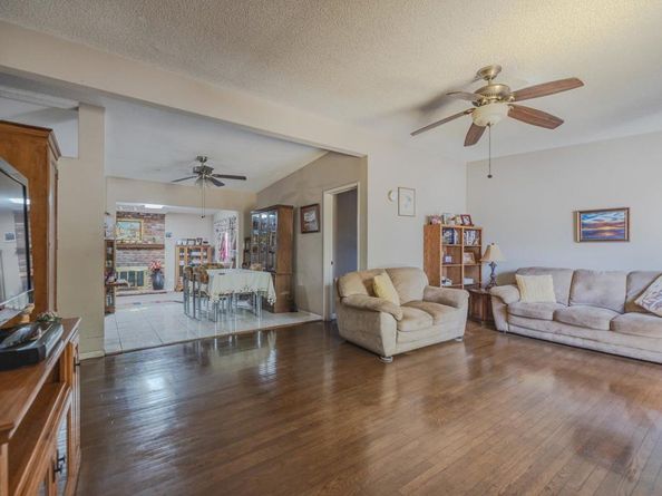 682 Valley Village Dr, El Cajon CA 92021