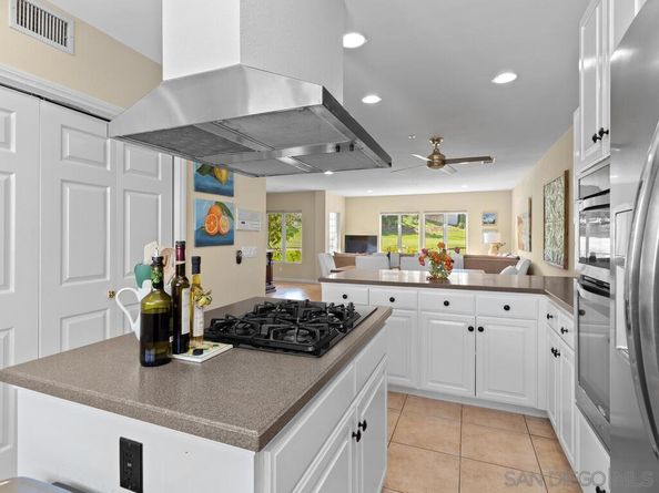 7517 Jerez Ct B, Carlsbad CA 92009