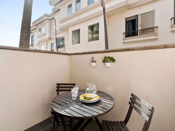 7520 Draper Ave 3, La Jolla CA 92037