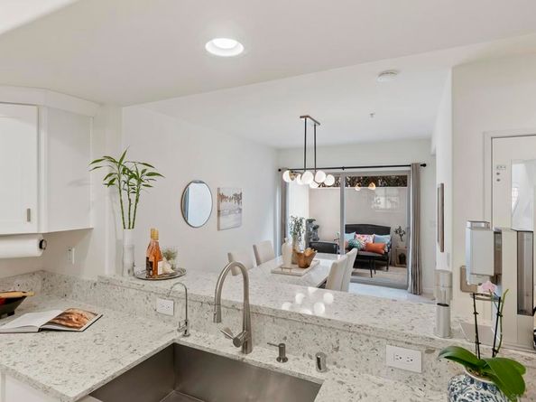 7520 Draper Ave 3, La Jolla CA 92037