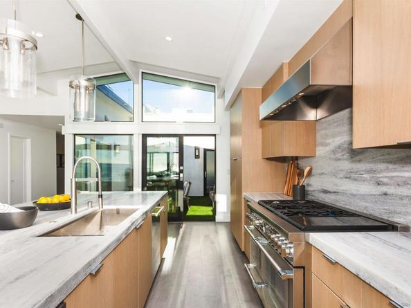 5527 Calumet Ave, La Jolla CA 92037