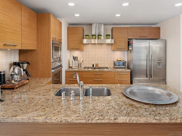 1431 Pacific Hwy 410, San Diego CA 92101