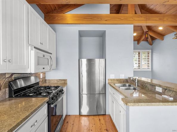 900 Cornish Dr, Encinitas CA 92024