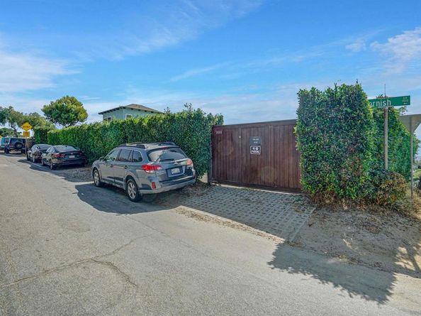 900 Cornish Dr, Encinitas CA 92024