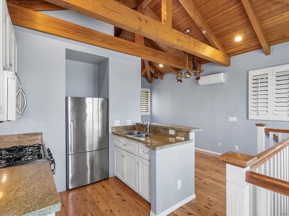 900 Cornish Dr, Encinitas CA 92024