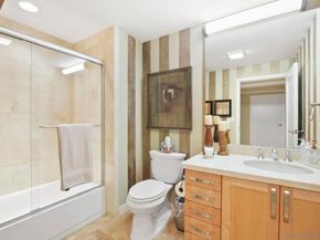 5460 La Jolla Blvd G202, La Jolla CA 92037