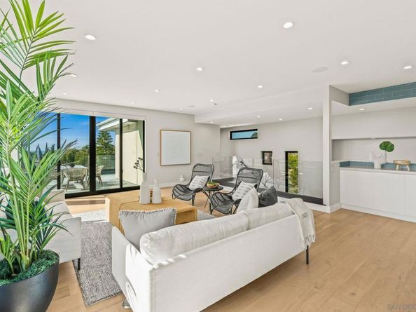 1505 Loring St, San Diego CA 92109