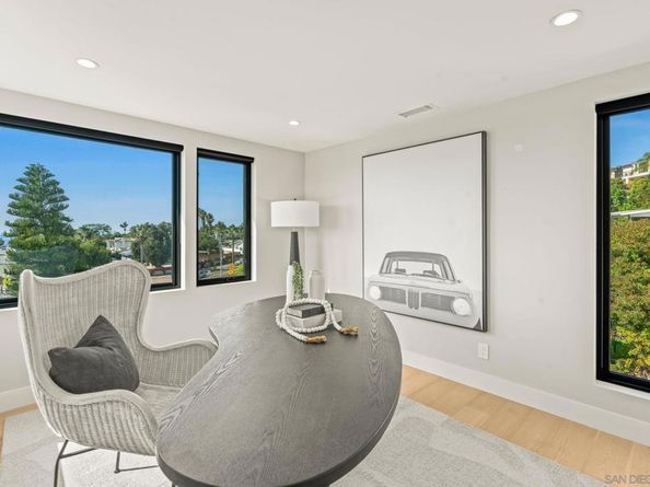 1505 Loring St, San Diego CA 92109