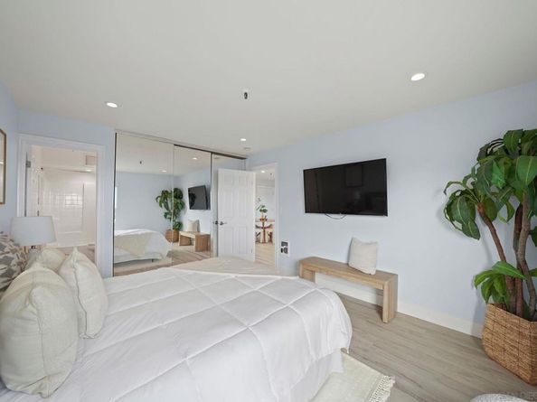 4730 Noyes ST 106, San Diego CA 92109