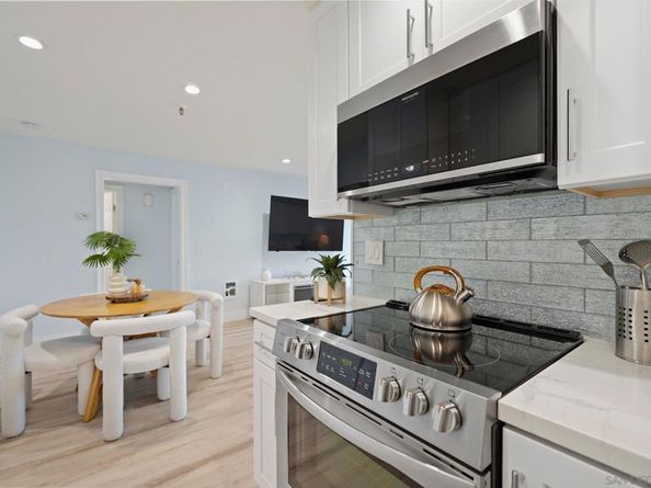 4730 Noyes ST 106, San Diego CA 92109