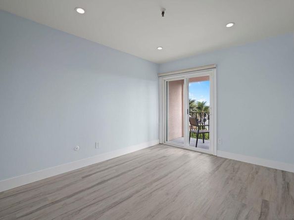 4730 Noyes ST 106, San Diego CA 92109