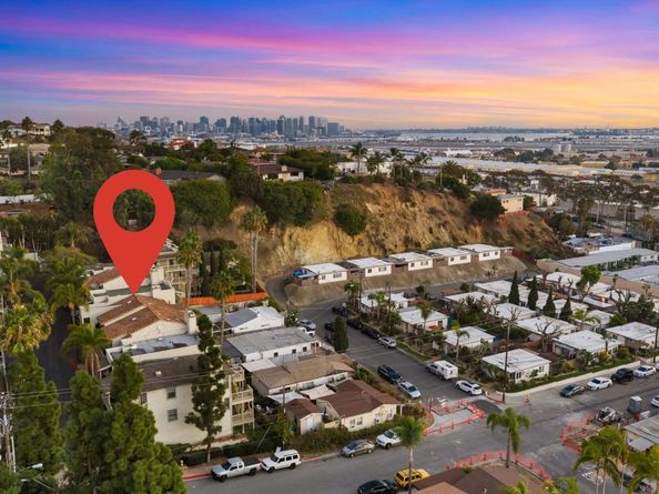 3961 Hortensia St H4, San Diego CA 92110