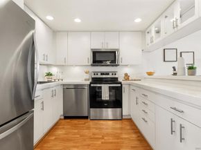 3961 Hortensia St H4, San Diego CA 92110