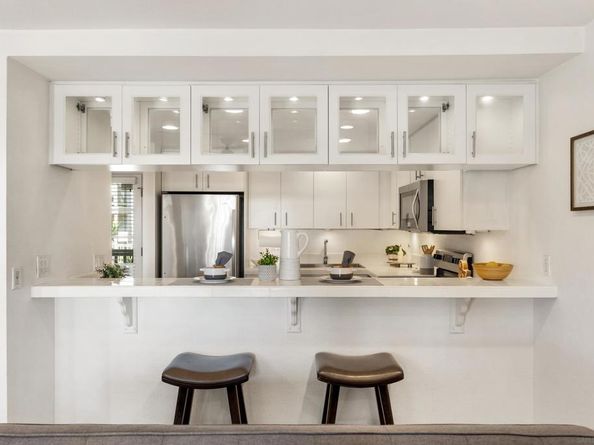 3961 Hortensia St H4, San Diego CA 92110