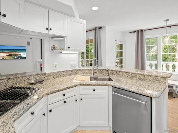 2842 Torrey Pines Rd, La Jolla CA 92037