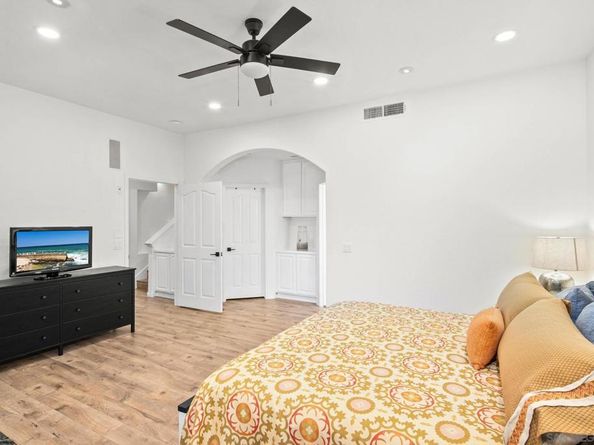 2842 Torrey Pines Rd, La Jolla CA 92037