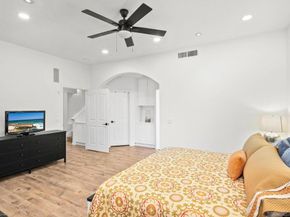 2842 Torrey Pines Rd, La Jolla CA 92037