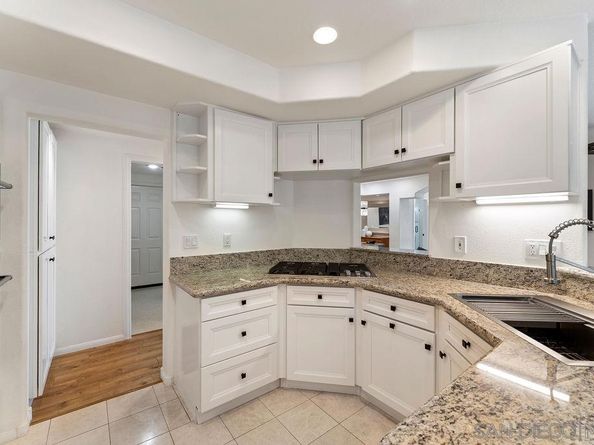 2842 Torrey Pines Rd, La Jolla CA 92037