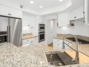2842 Torrey Pines Rd, La Jolla CA 92037