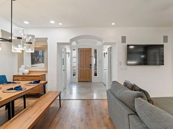 2842 Torrey Pines Rd, La Jolla CA 92037