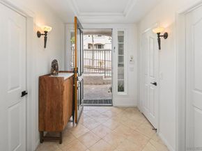 2842 Torrey Pines Rd, La Jolla CA 92037
