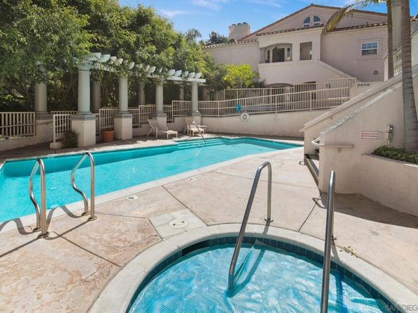 2842 Torrey Pines Rd, La Jolla CA 92037