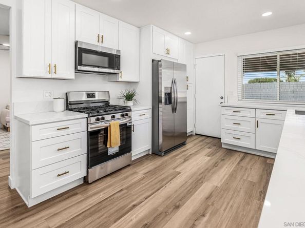 4137 Alana Cir N, Oceanside CA 92056