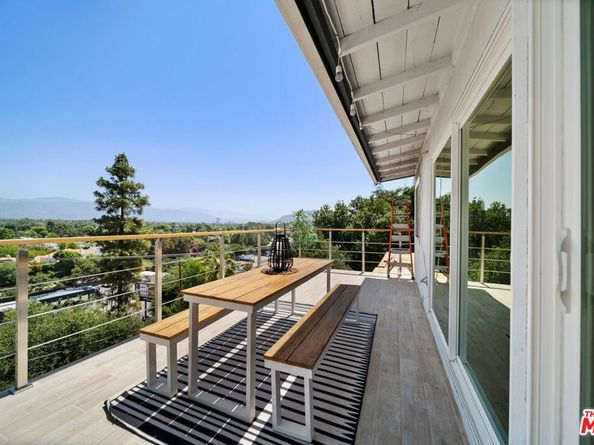 11689 Picturesque Drive, Studio City CA 91604