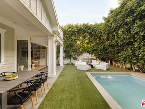 15123 Camarillo Street, Sherman Oaks CA 91403