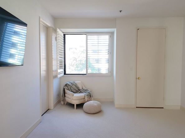 2131 Century Park Lane 301, Los Angeles CA 90067